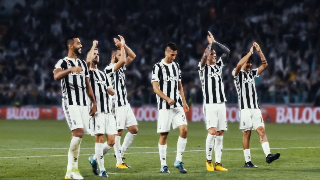 First Team: Juventus 2. Sezon 1. Bölüm izle